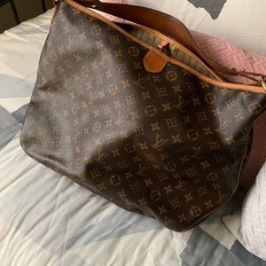 Louis Vuitton Monogram Shoulder Bag size MM